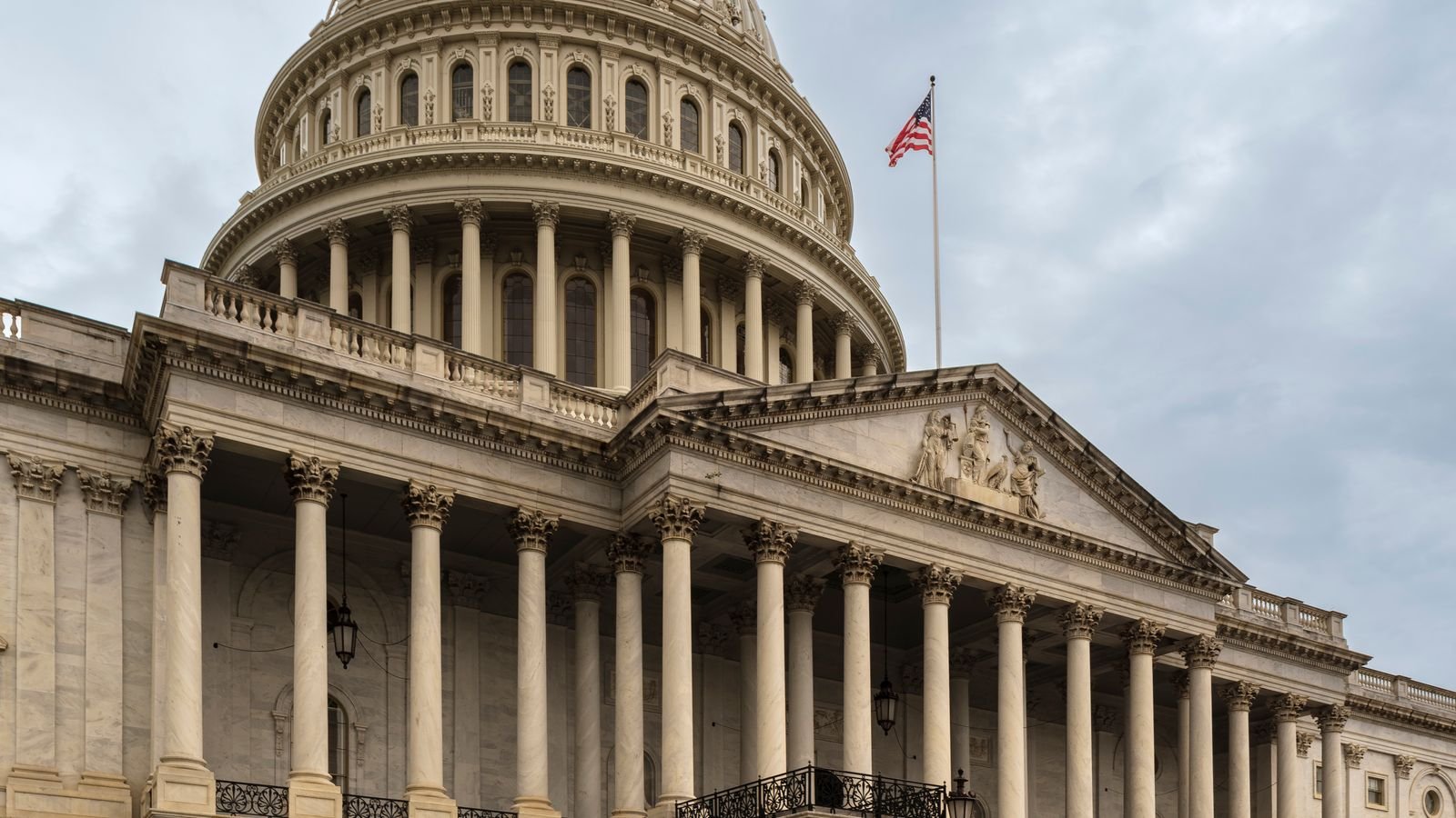 The United States Capitol Building in Washington DC, representing the Federal Reserve's first rate hike since 2023